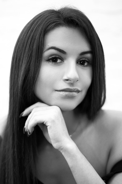 Ларина Татьяна Петровна, 24 года