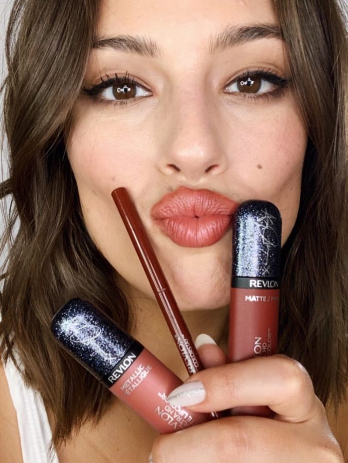 Эшли Грэм выпустила набор помад