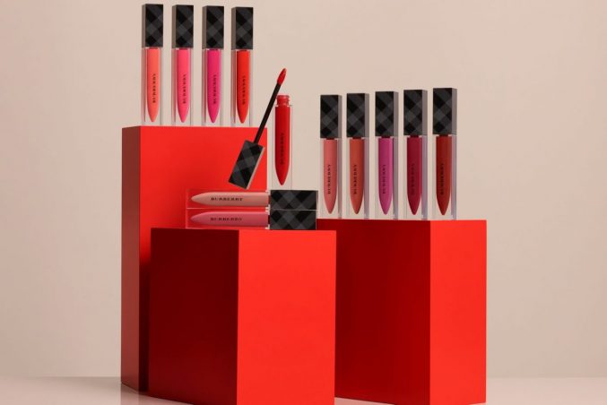 Лаки для губ Burberry Beauty Kisses Lip Laquer