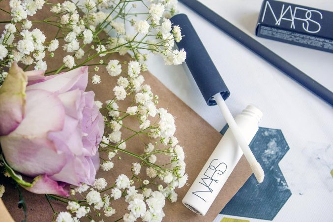 База под тени Nars Smudge Proof Eyeshadow Base — отзыв и свотчи