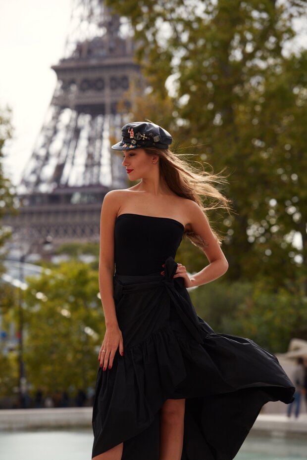 Мисс Украина Александра Кучеренко в образе француженки, Париж