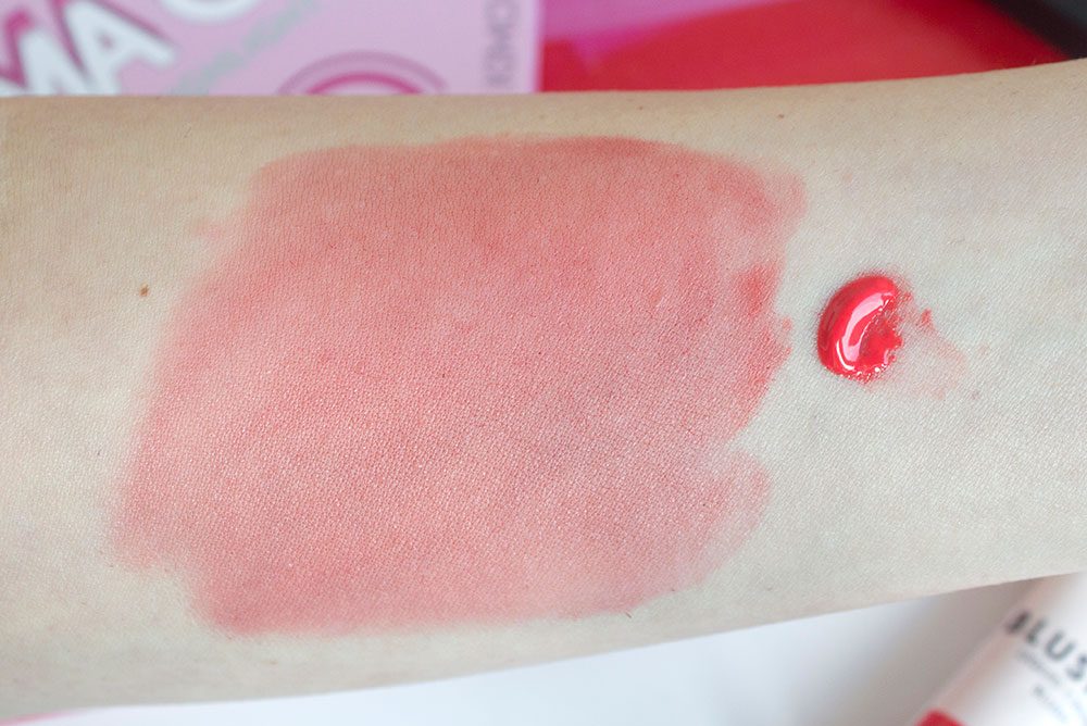 MUA Makeup Academy Blushed Liquid Cream Blush в оттенке Watermelon свотчи