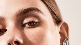 Как омолодить глаза и выглядеть менее уставшими: 10 способов