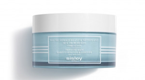 Sisley — бальзам для очищения и снятия макияжа с тремя маслами, €99