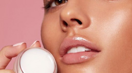 Весенний макияж: украсьте лицо блеском для губ